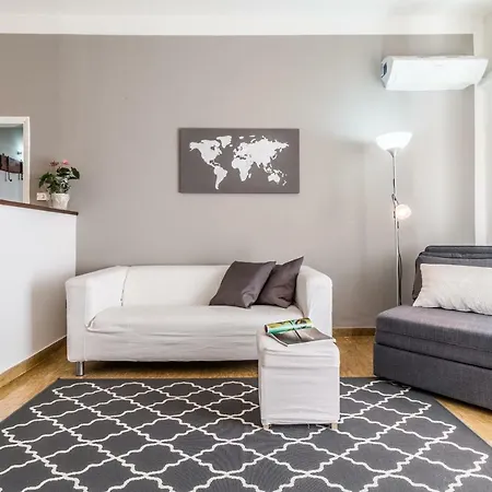 Fem Maison Апартаменты *